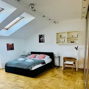 Luna Krakow